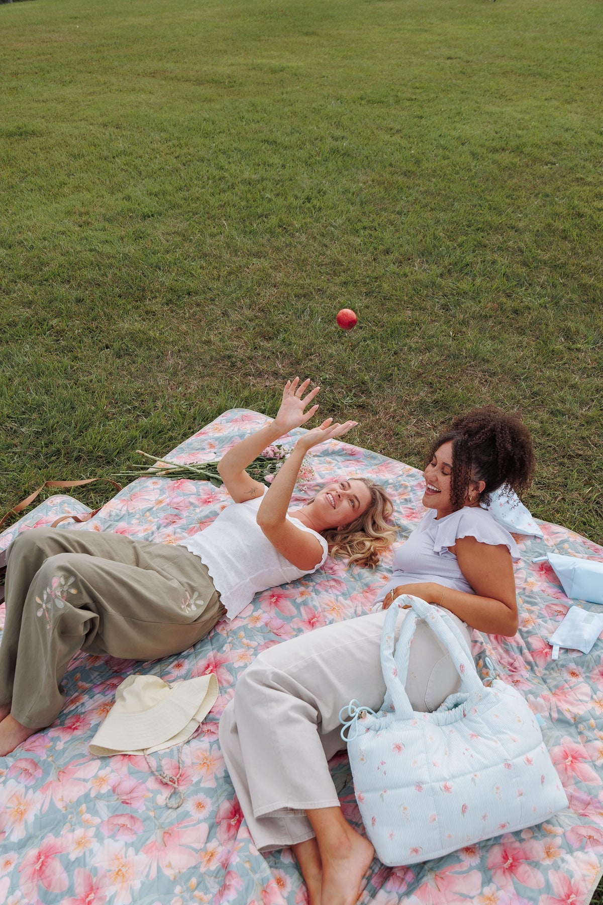 Picnic Rug - Sage Wildflowers