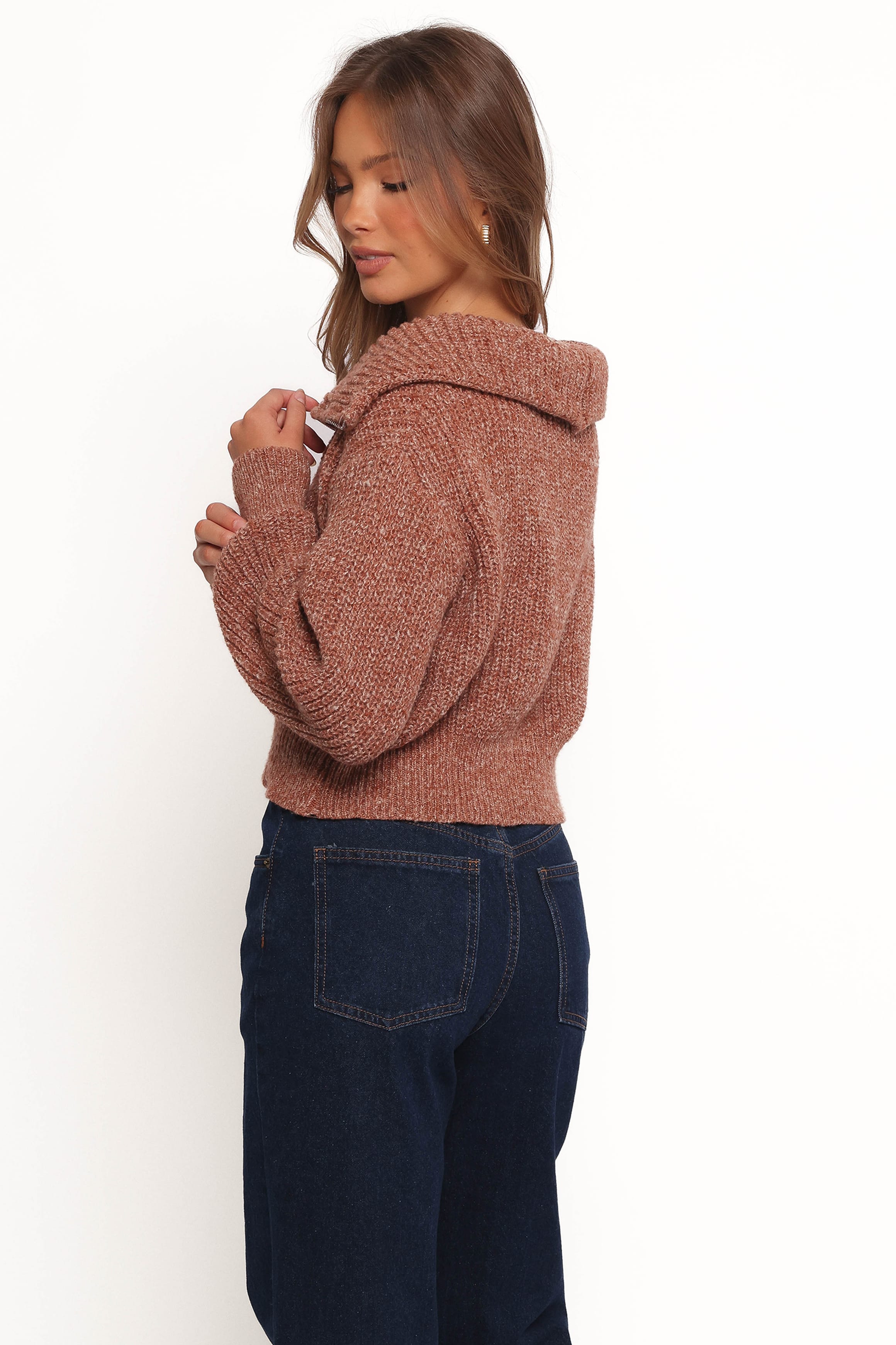 Hallow Collar Quarter Zip Sweater - Brown