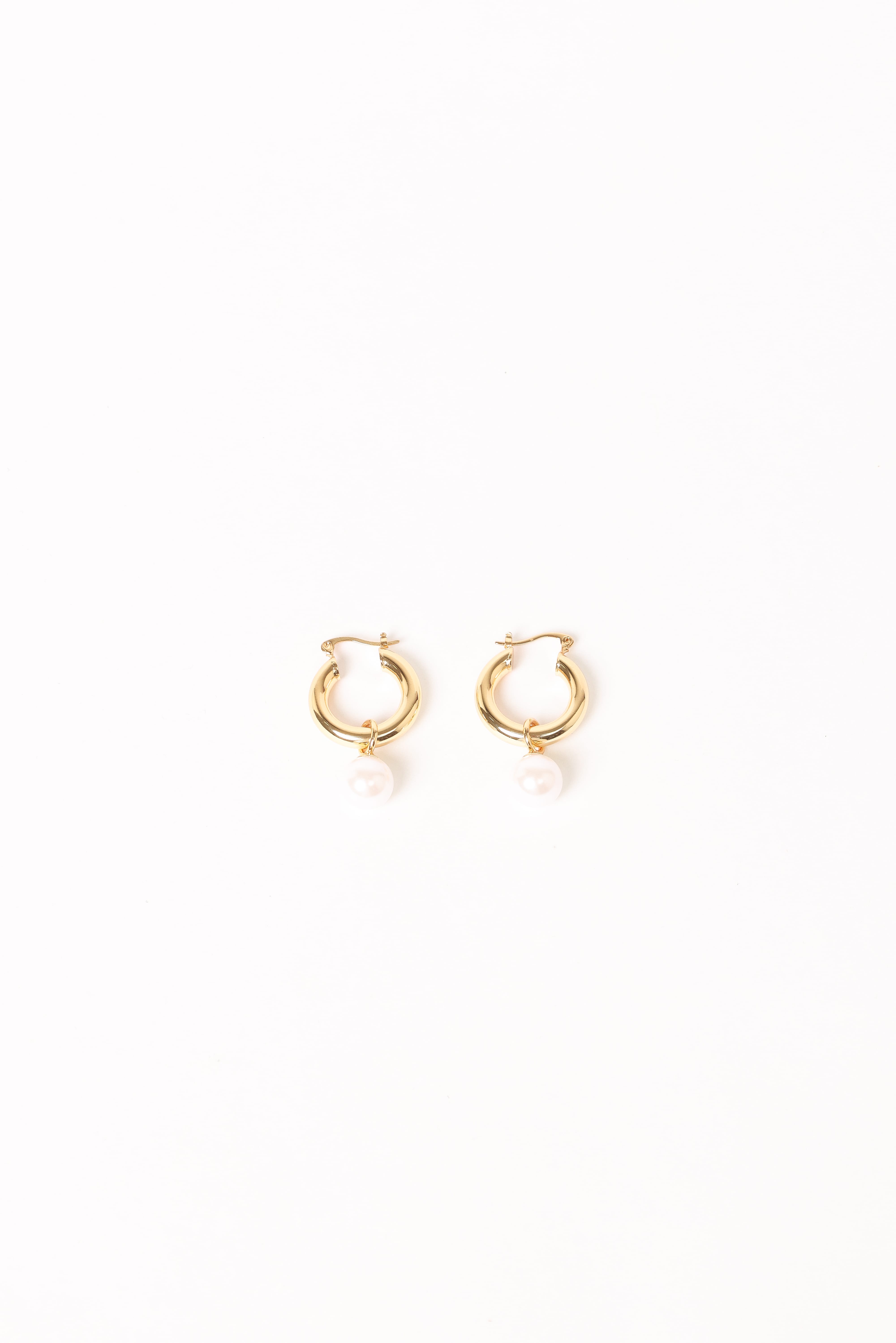 Geneva Earrings - Gold/Pearl