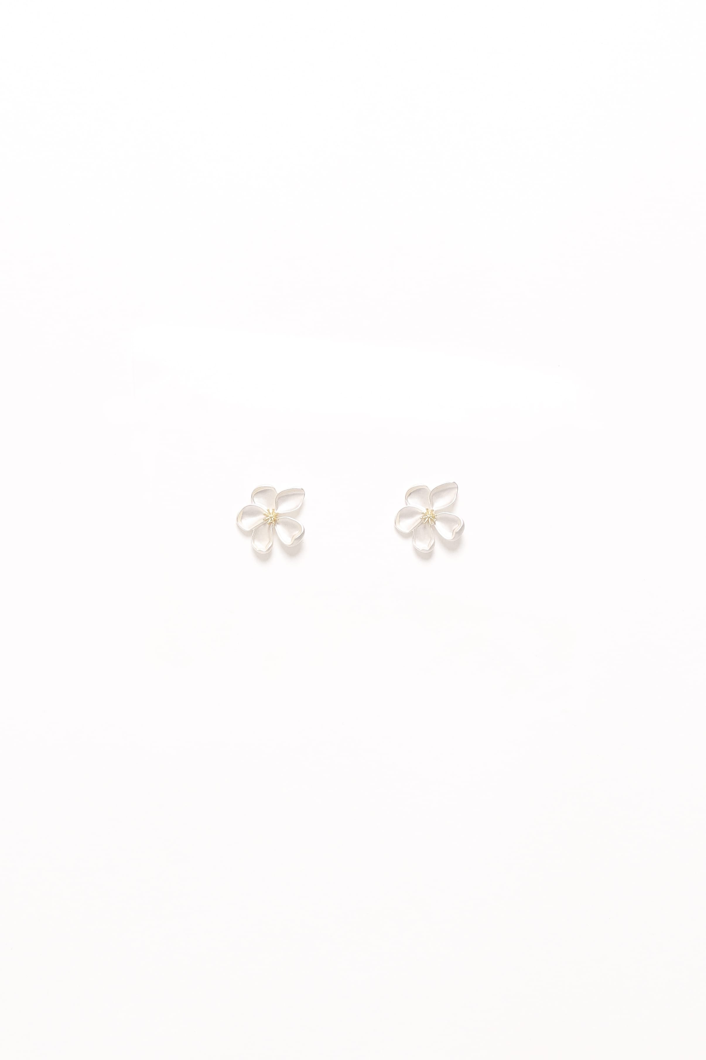 Gisella Flower Earrings - White