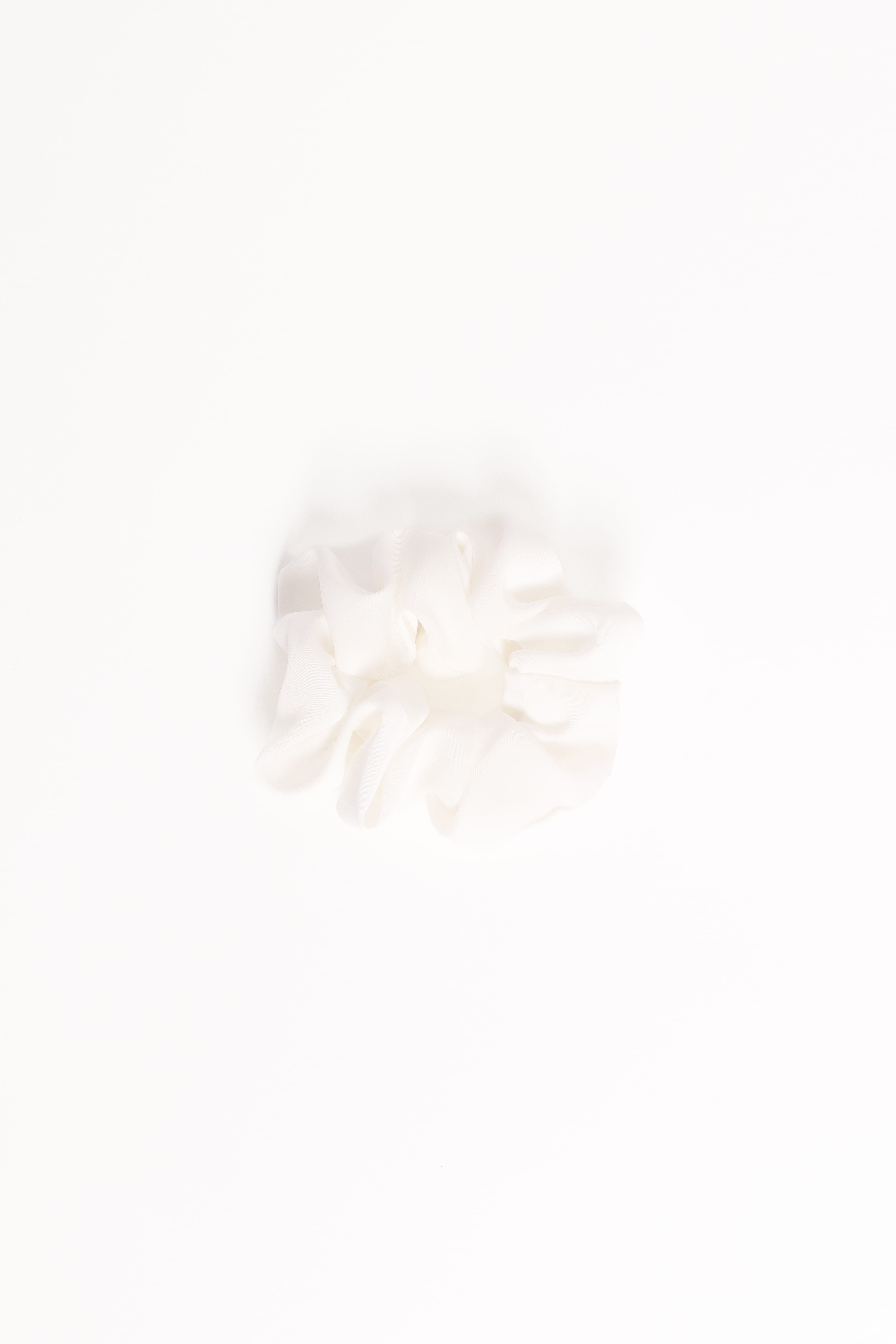 Theodora Scrunchie - White