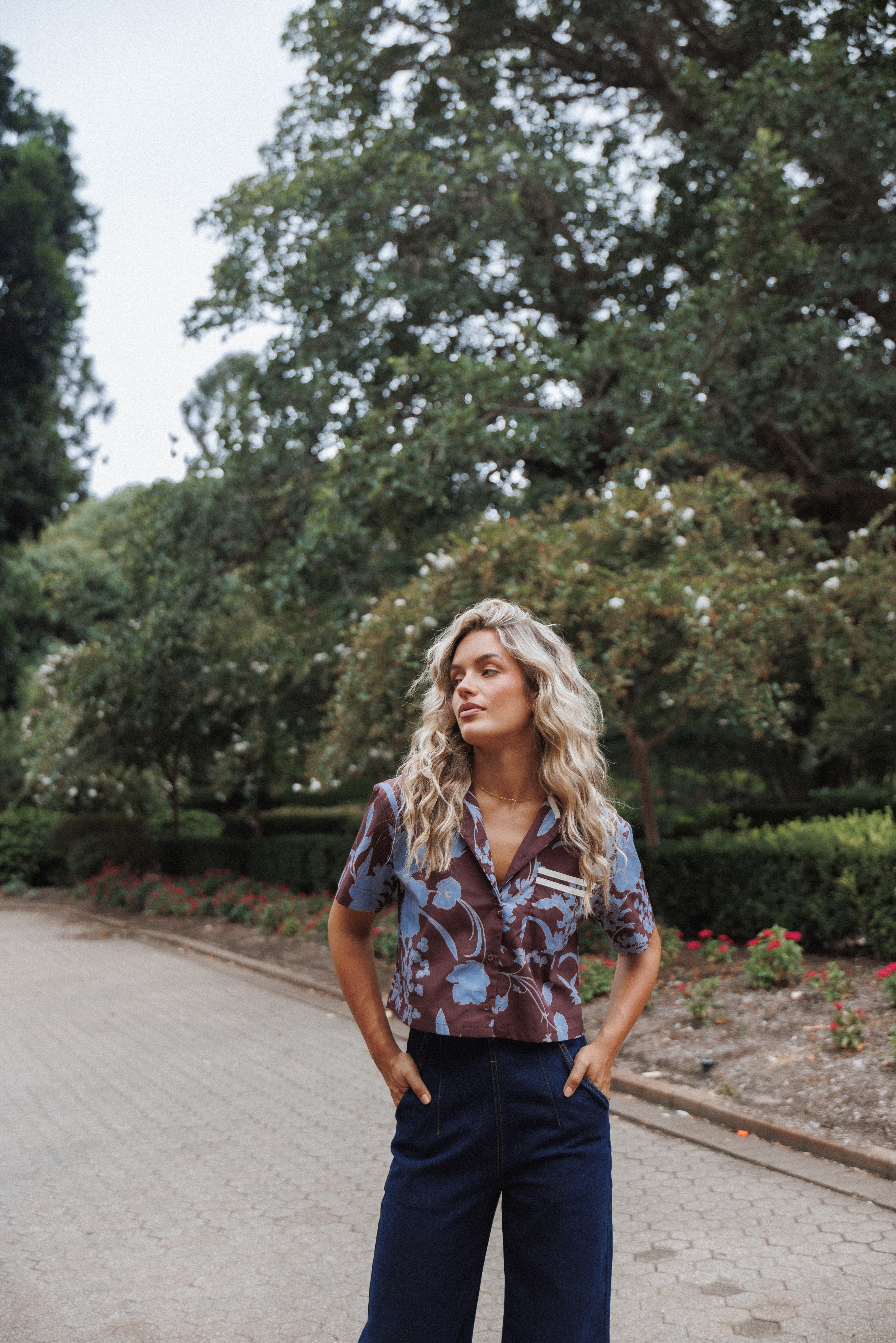 Aine Cropped Short Sleeve Shirt - Burgundy Floral