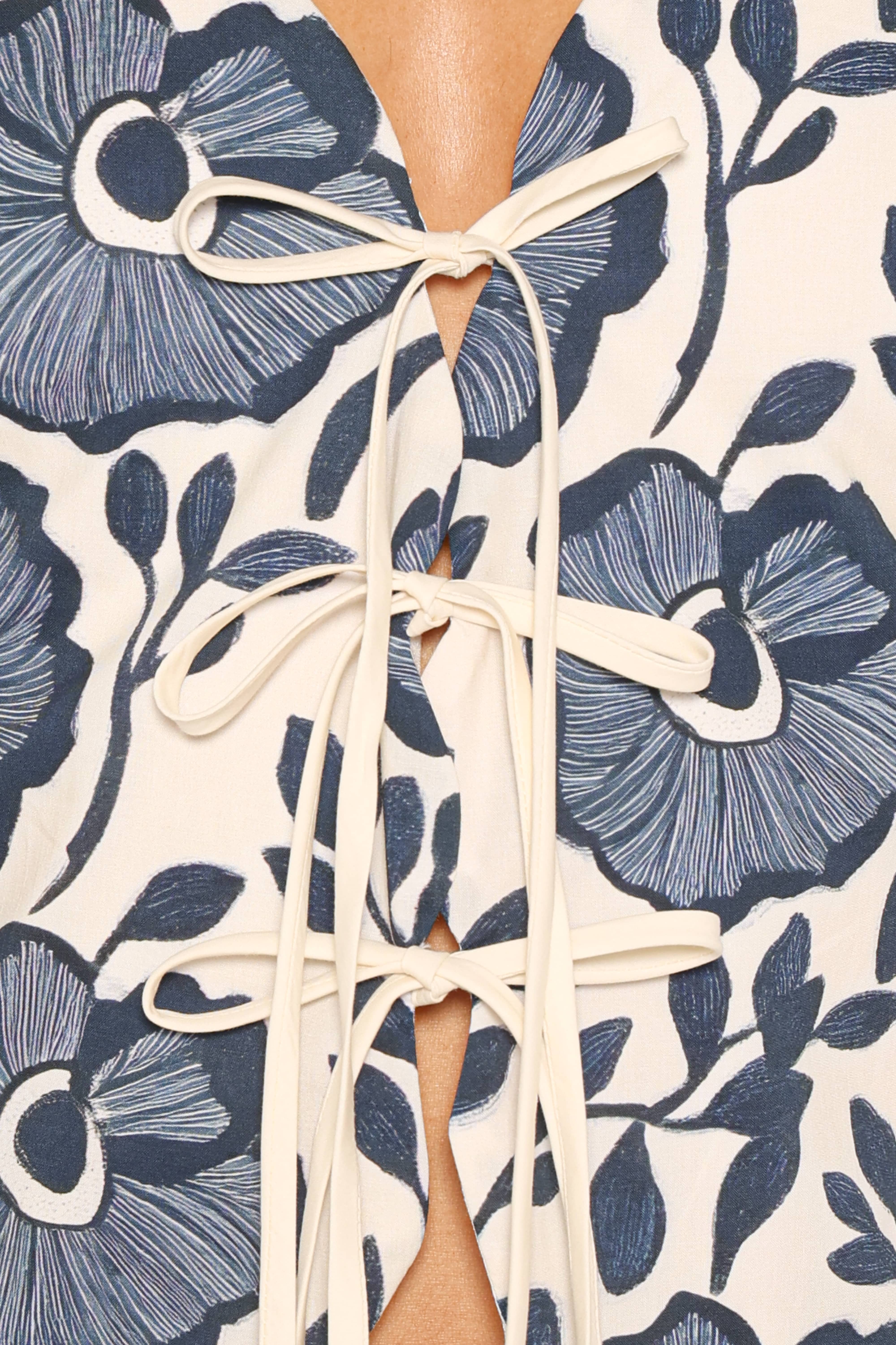 Jensen Scallop Hem Top - Blue Floral